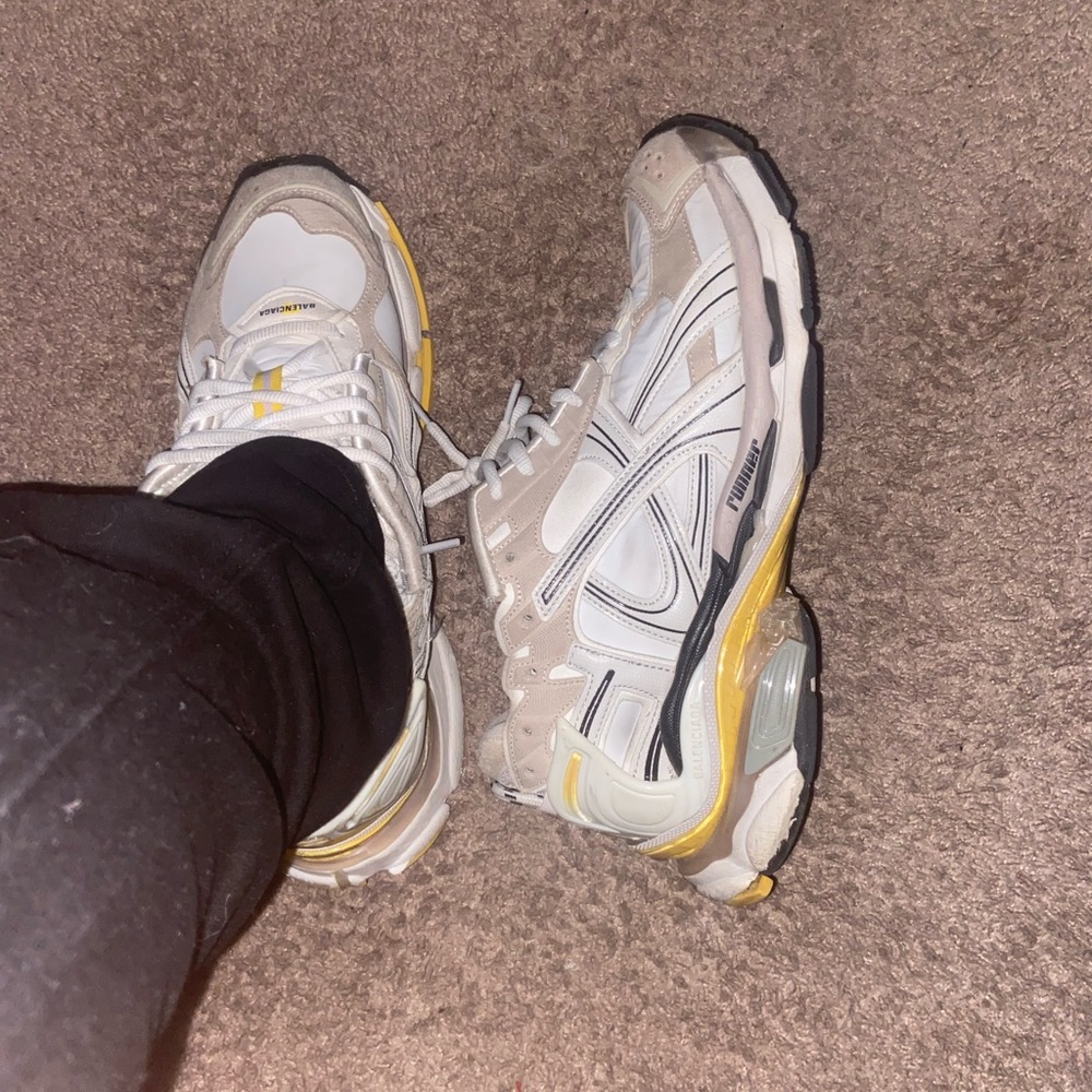 Stylish mens Sneakers in White and Yellow